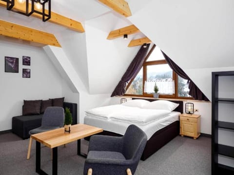 Bed, Living room, Photo of the whole room, Seating area, Bedroom, bunk bed, hair dresser