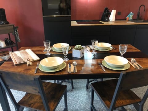 Kitchen or kitchenette, Dining area, Food, kitchen