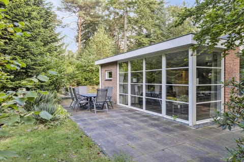 Property building, Day, Garden, Balcony/Terrace, Dining area, Garden view