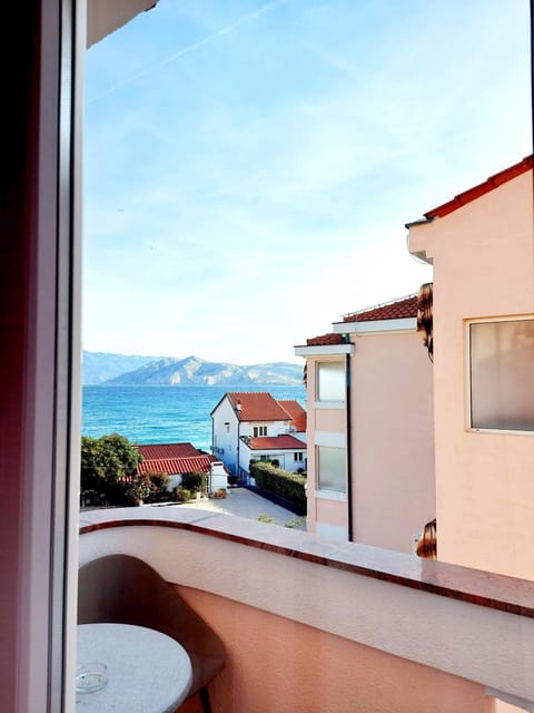 View (from property/room), Mountain view, Sea view