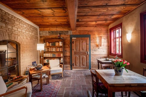 Library, Seating area, Breakfast
