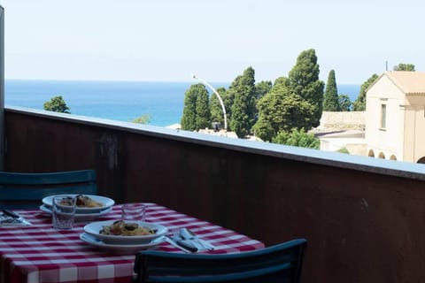 Natural landscape, Balcony/Terrace, Sea view