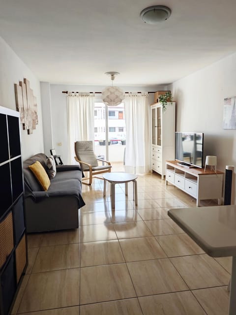 Communal lounge/ TV room, TV and multimedia, Living room