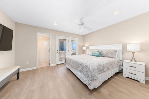 Indigo Surf Whole House House in West Beach