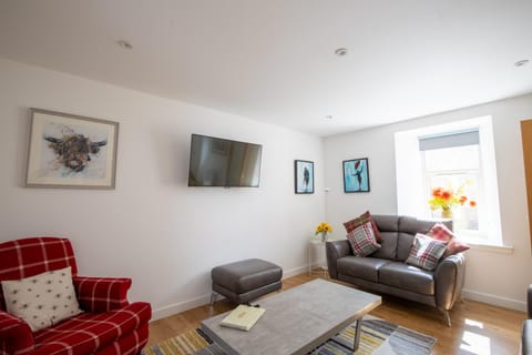 Cairnie Cottage House in Ballater