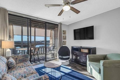 Condo with Breathtaking Views in Murrells Inlet House in Garden City
