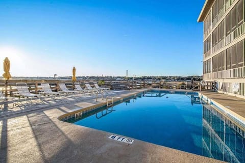 Condo with Breathtaking Views in Murrells Inlet House in Garden City