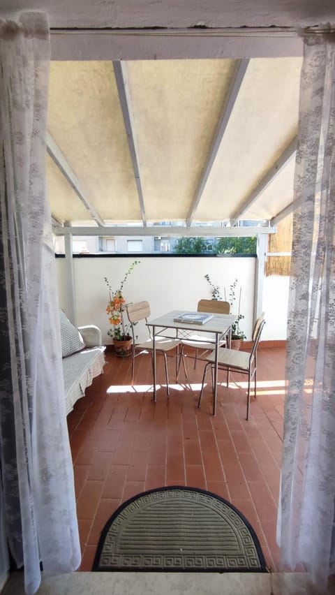 Balcony/Terrace, Balcony/Terrace, Breakfast, Lunch