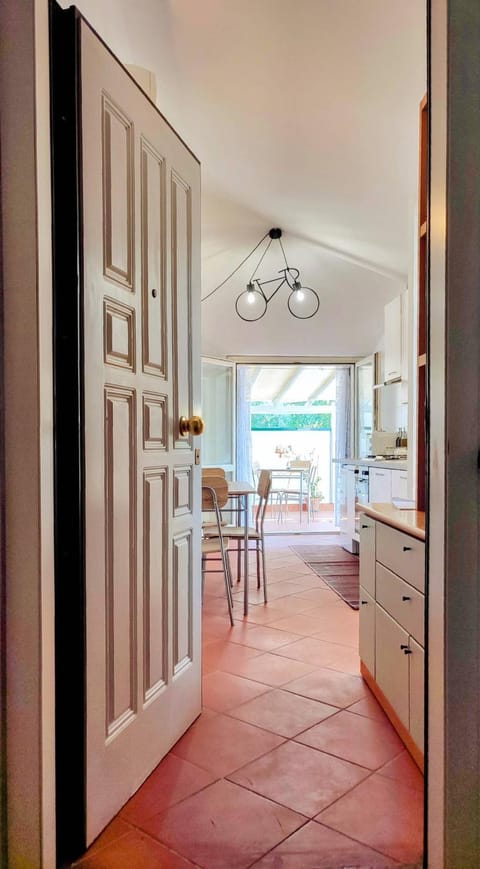 Kitchen or kitchenette, Dining area, Breakfast