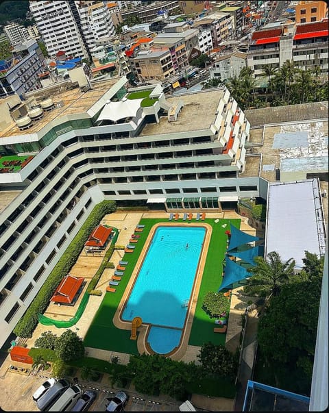 Day, Neighbourhood, Bird's eye view, City view, Pool view, Swimming pool, sunbed
