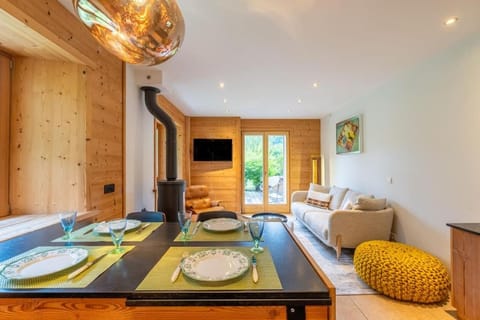 TV and multimedia, Living room, Dining area