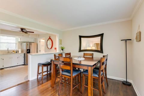 Fire Pit-Great Neighborhood-15 Min to Broadway House in Hermitage