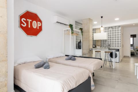 Bed, Living room
