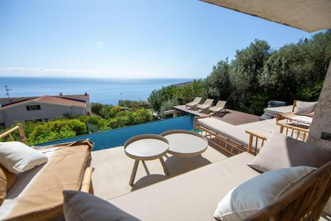 Patio, Day, Natural landscape, View (from property/room), Balcony/Terrace, Living room, Pool view, Sea view, Swimming pool, Swimming pool, sunbed