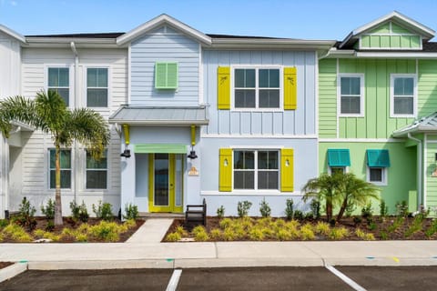 Property building, Facade/entrance, Day, Parking
