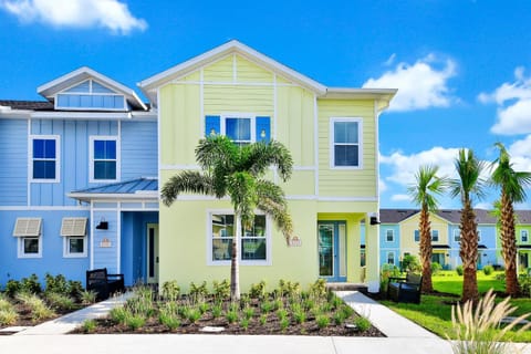 Property building, Facade/entrance, Day