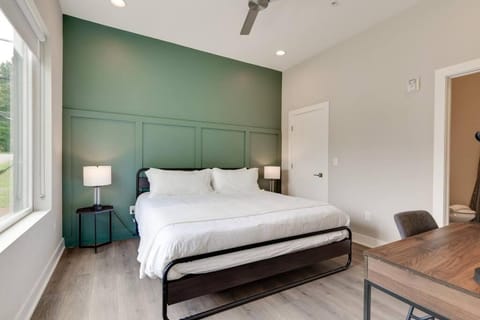 Spacious 2BD-Close To Everything Apartment in Nashville