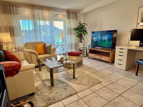 TV and multimedia, Living room, Business facilities, Seating area, Pets, internet, oven, pet friendly