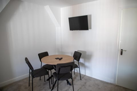 Balmoral Stays 5 - Second Floor Apartment in Blackpool