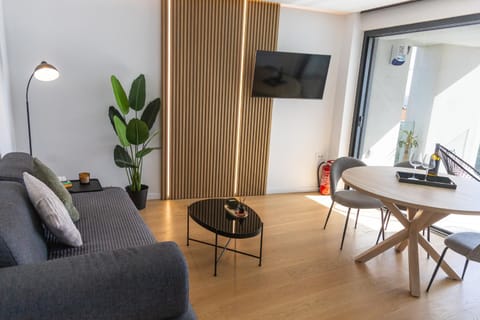 Communal lounge/ TV room, TV and multimedia, View (from property/room), Living room, Photo of the whole room, Seating area, Dining area, Evening entertainment, Sunset