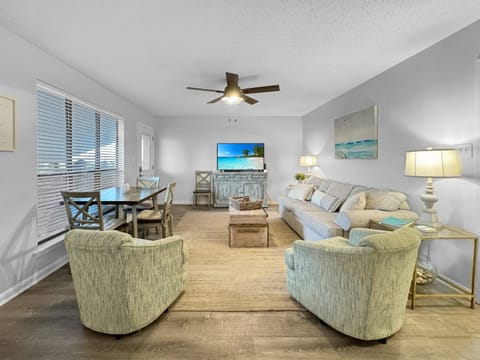 Seahorse 422 by ALBVR - You'll love this great condo that's just steps from the beach! House in West Beach