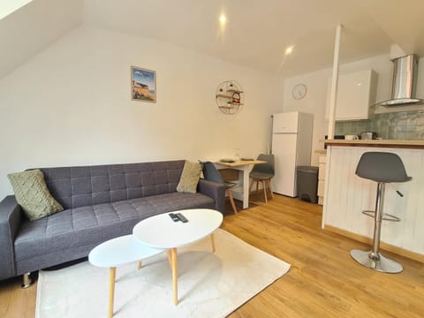 Living room, Seating area, Dining area, minibar