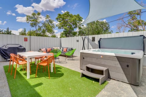 Central Albuquerque Getaway with Hot Tub and Grill! House in Albuquerque