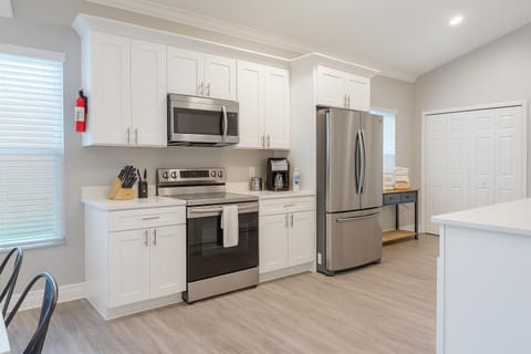 Retreat with Heated Pool in a Serene Community House in Kissimmee