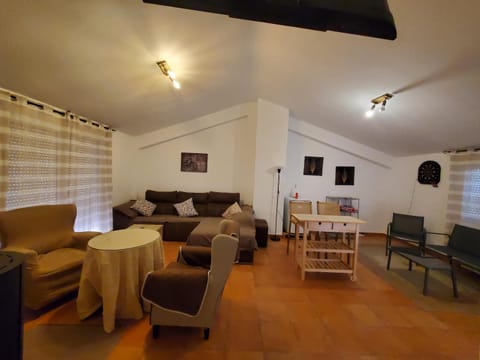 Darts, TV and multimedia, Living room, Lounge or bar, Seating area, fireplace