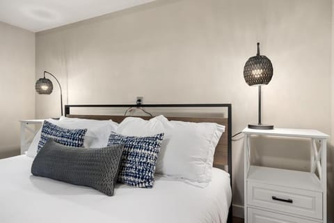 Peaceful Park Living - 3BD 10mins to DT Peoria House in Illinois