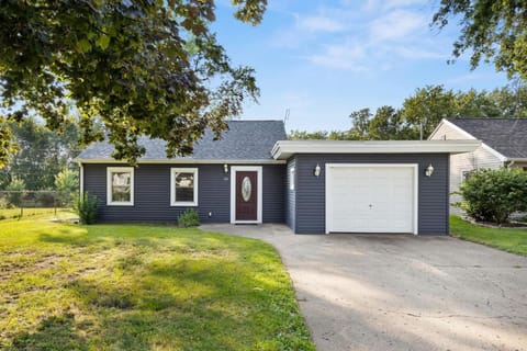 Peaceful Park Living - 3BD 10mins to DT Peoria House in Illinois