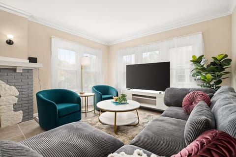 Tranquil 3 Bed Retreat Sleeps 7 House in Peoria