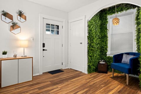 The Heights Hideaway 2BR Gem House in Peoria