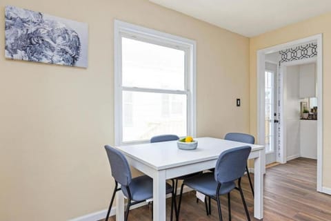 Notre Maison - charming 3BD close to DT Peoria House in Peoria