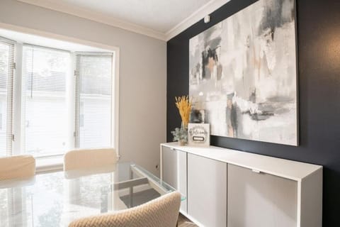 THE CORNER COTTAGE - Contemporary 2BD in Peoria House in Peoria