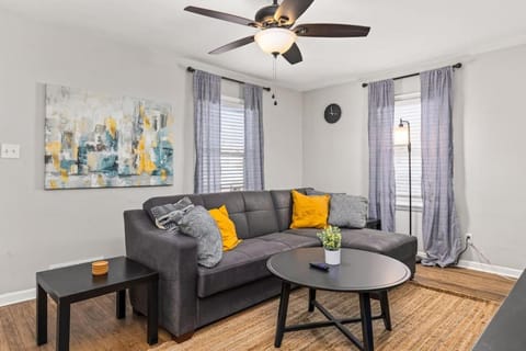 GLEN LIVING a family 3 BD in Central Peoria House in Peoria