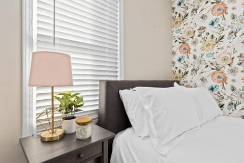 GLEN LIVING a family 3 BD in Central Peoria House in Peoria