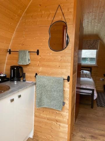 Arch Pod & Hot Tub Apartment in County Donegal