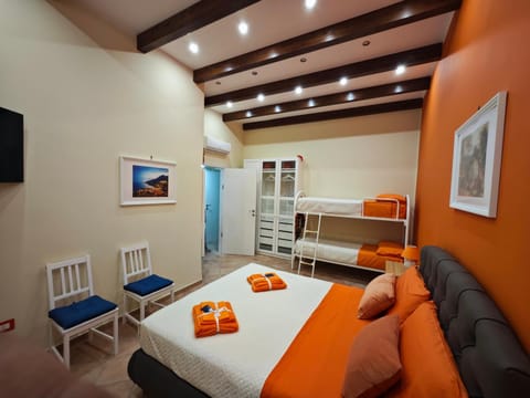 Bed, TV and multimedia, Photo of the whole room, Bedroom, bunk bed