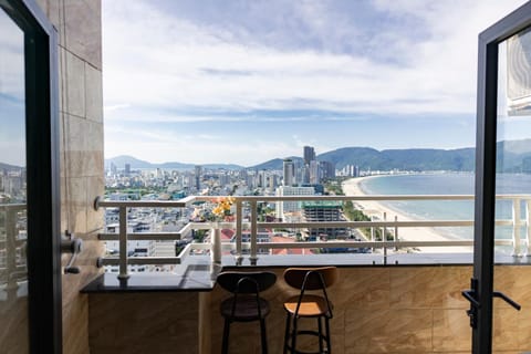 Day, Natural landscape, View (from property/room), Balcony/Terrace, City view, Mountain view, River view, Sea view