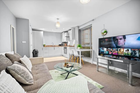 TV and multimedia, Kitchen or kitchenette, Living room, Seating area, Dining area