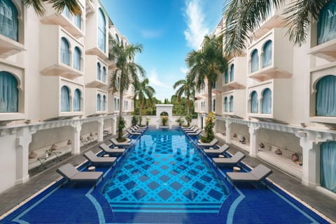 Property building, Pool view, Swimming pool, sunbed