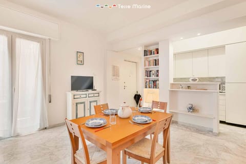 Inside Lerici, free Parking Apartment in Lerici