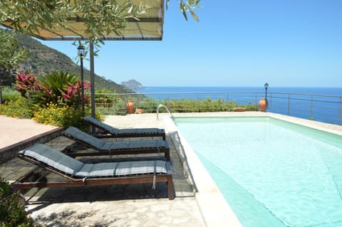 Natural landscape, Sea view, Swimming pool, Swimming pool, sunbed