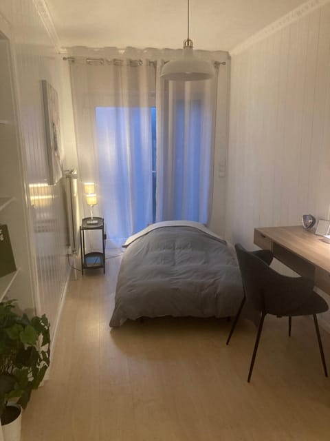 AMSELWEG am Waldrand gelegen Netflix eigener carport uvm Apartment in Wiesbaden