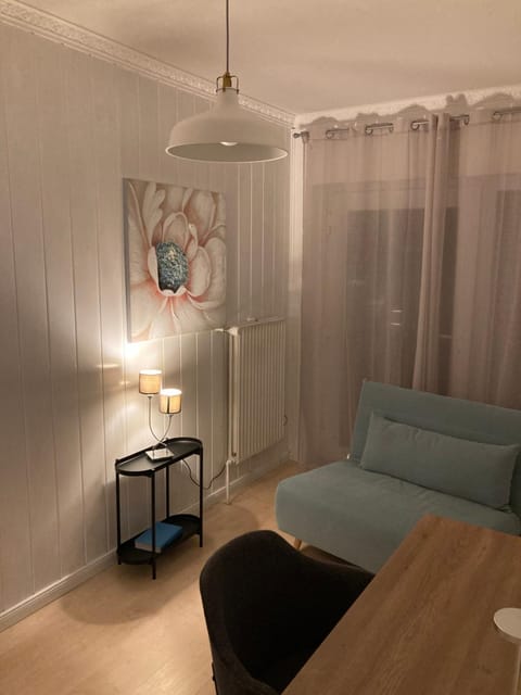 AMSELWEG am Waldrand gelegen Netflix eigener carport uvm Apartment in Wiesbaden