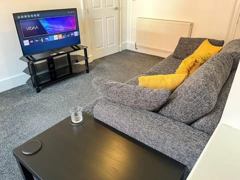 8 Nantwich Road House in Crewe