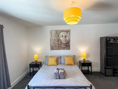 8 Nantwich Road House in Crewe