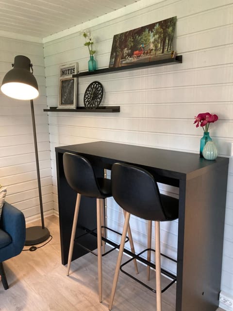 Cozy guesthouse in quiet area of central Leknes House in Lofoten