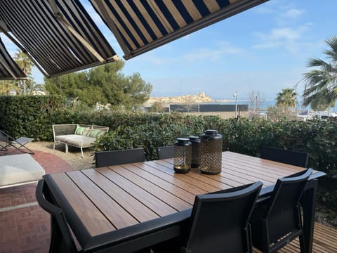 Garden, Dining area